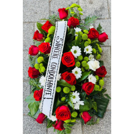 Aranjament funerar trandafiri rosii si santini verde F157